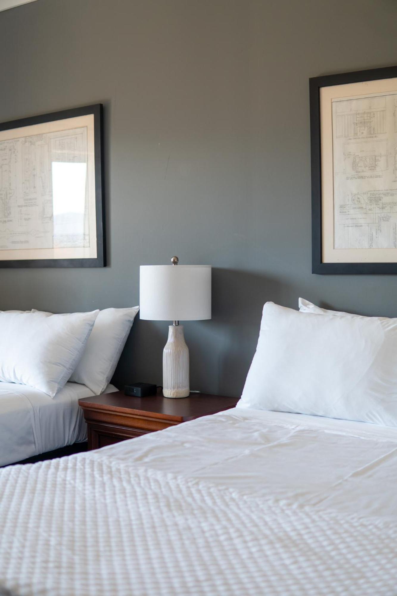 Inn At Crestwood