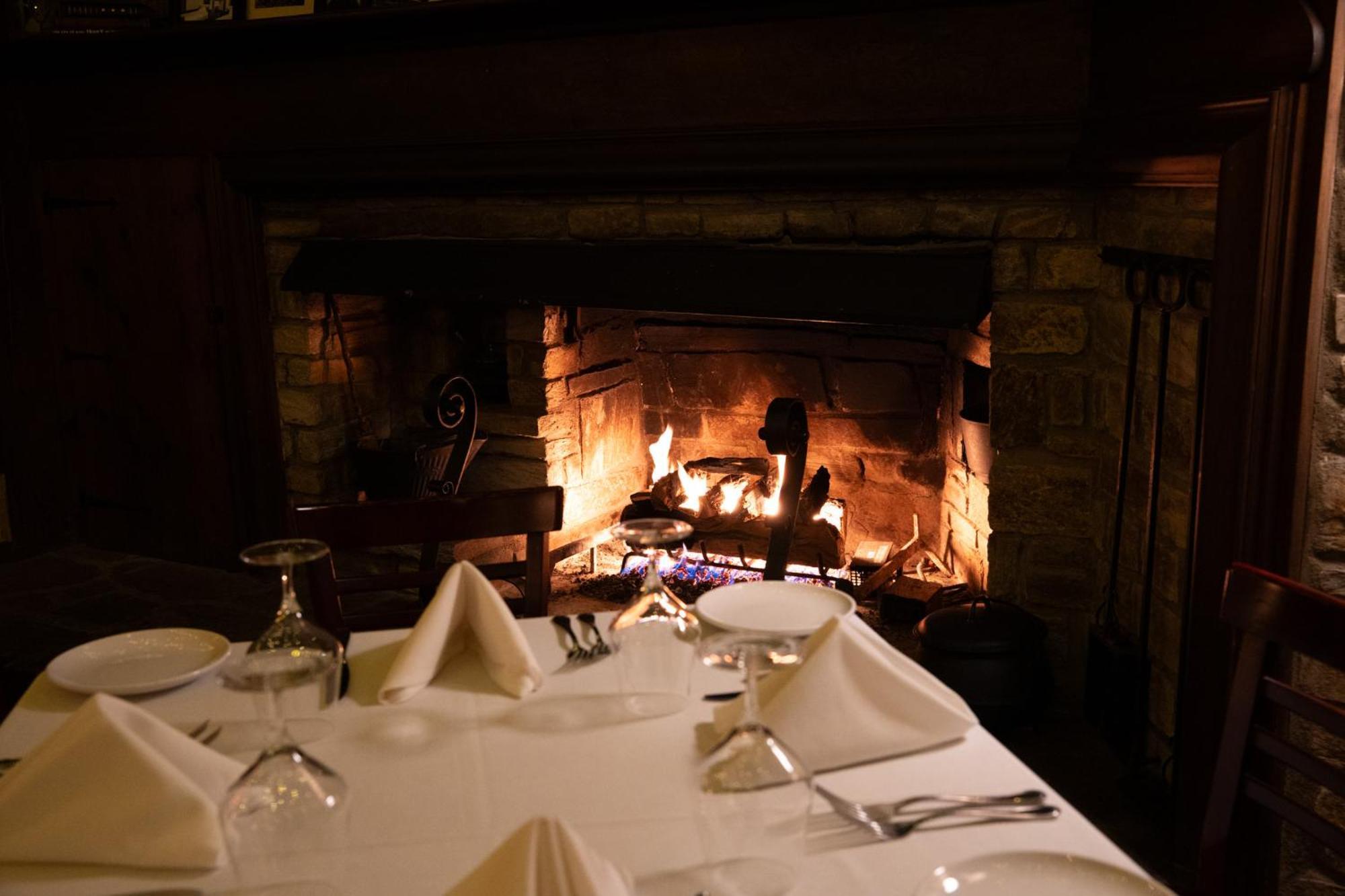 At Crestwood Inn 3*